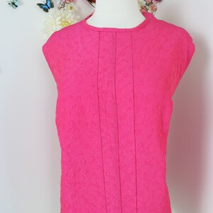 Mod 60s 70s Pink Summer Top Handmade Floral Textured Sleeveless Top Vintage 1960s 1970s Casual Blouse Shirt In Bright Pink L/XL image 3