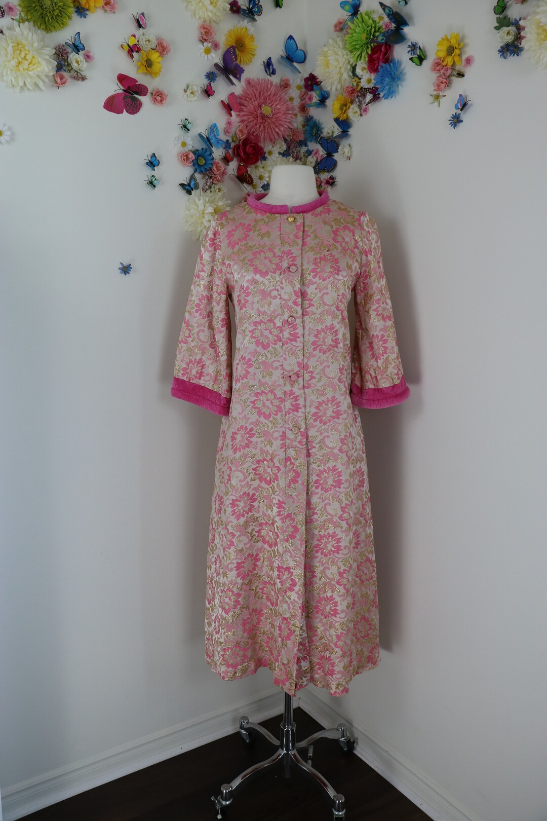 Shift Robe Vintage 60s Kaftan Floral Shift Dress Robe Caftan SAKS FIFTH AVE Pink ...