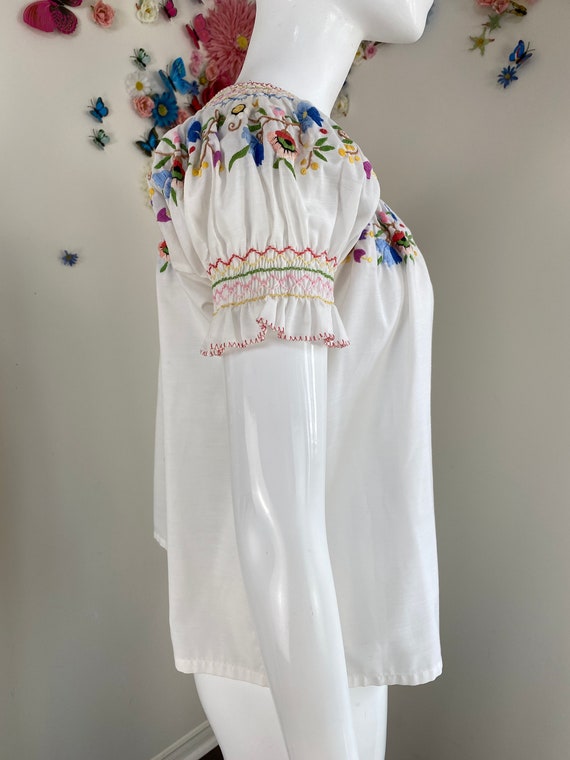 1960s Embroidered Folkloric Peasant Blouse - Trad… - image 5