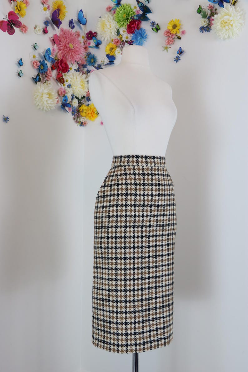Back Slit Button Detail Size Small 26 Waist Austin Reed Brown Black Check Plaid Midi Pencil Skirt Mad Men 80s Does 1960s Skirt