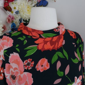 40s Style Vintage Floral Blouse Peach Black Rolled Collar S/Small ZARA Dark Floral Secretary Blouse Office Appropriate Day Wear image 2