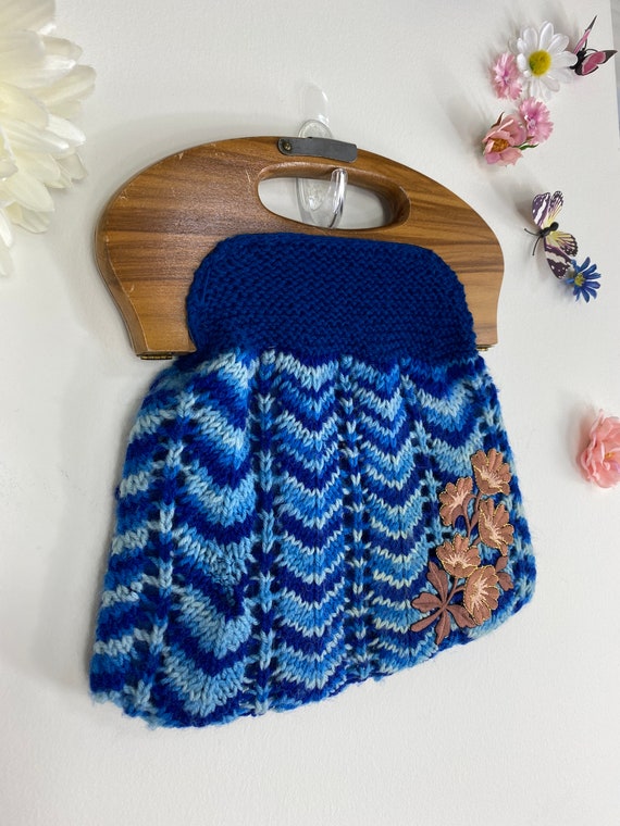 Hand Knit Wool Purse Handbag With Wood Handle - V… - image 4