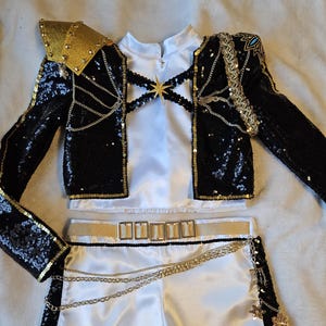 Disfraz para niña, disfraz inspirado en cazadora, disfraz de K-pop, atuendo K-pop para niña, disfraz inspirado en cazadora de demonios