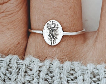 Silver Daisy Ring, Dainty April Birth Flower Ring, April Birthday Jewelry Gift Women Sister Friend Daughter Mom Christmas Gift