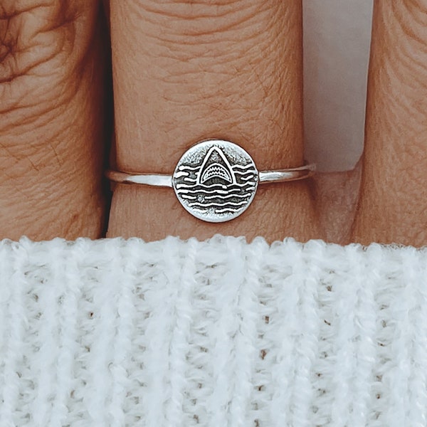 Tiny Shark Ring, Gold Shark Jewelry, Silver Shark Ring for Women, Minimal Simple Ocean Jewellery Christmas Gift