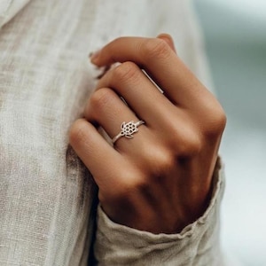 Dainty Sea Turtle Ring: Minimalist Ocean Jewelry Gift