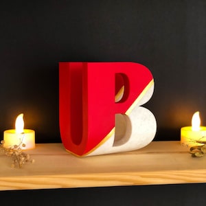 Escultura tipográfica com letras iniciais - Iniciais decorativas - Presente de dia dos namorados para ele e para ela - Letras iniciais de casal para prateleira