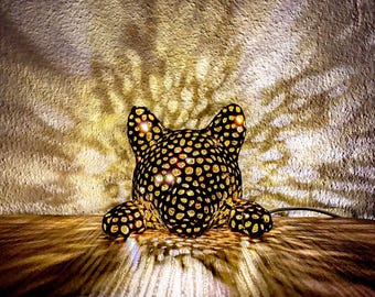 Voronoi Diagram Cat Peek Lamp, Cat-themed Night Light, Battery or USB Powered