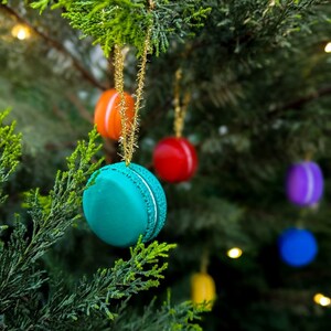 Macaron-themed Holiday Tree Decoration, Fake Macaron for Xmas Tree, Tree Hanging in Shape of Macaron, Baking French Macaron Ornament Gift