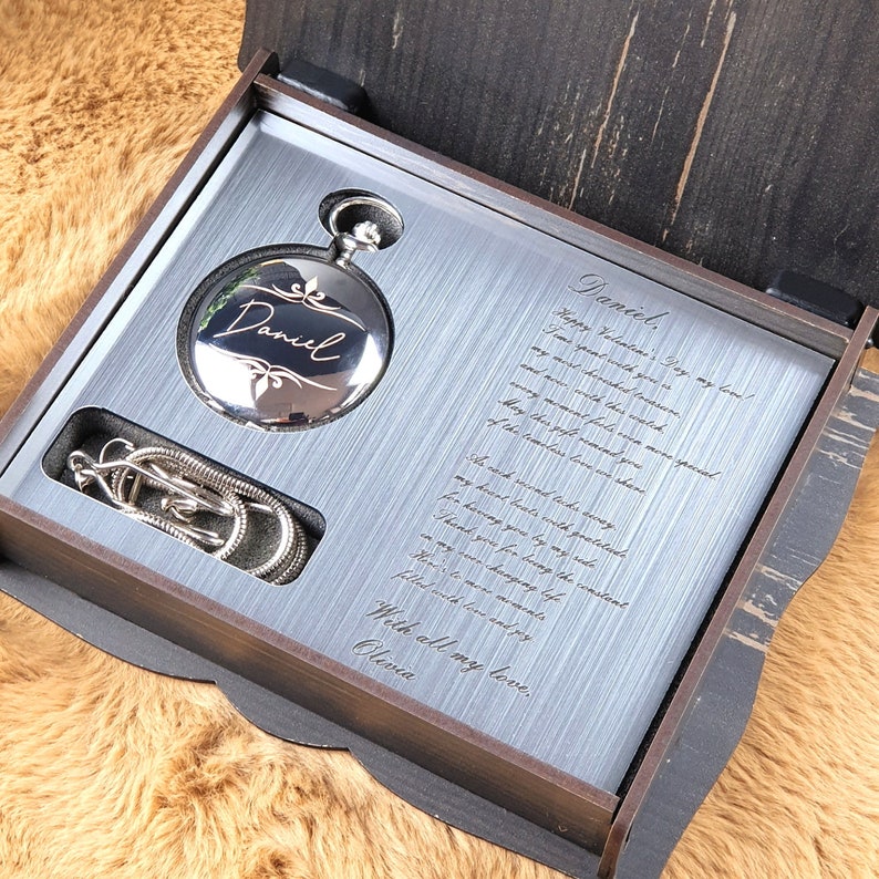 Reloj de bolsillo con caja de metal personalizado en caja de regalo, el regalo perfecto para hombres, padrinos de boda y papá, regalo de aniversario ideal para regalo de Navidad Box + Pocket Watch