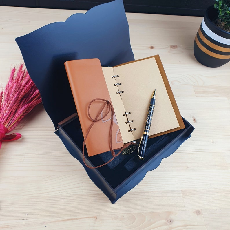 Coffret cadeau journal en cuir personnalisé dans une boîte cadeau, journal en cuir personnalisé, journal avec nom, carnet personnalisé, journal intime personnalisé image 3