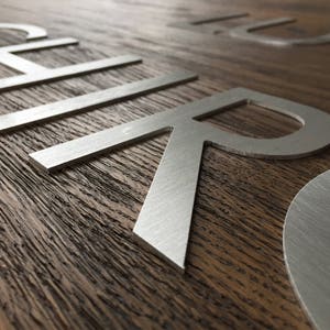 Letras grandes ou pequenas de metal Letras de metal Sinal de empresa Números de metal Números ou letras de metal