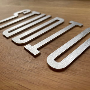 Letras o números de aluminio cepillado brillante, palabras de metal personalizadas, letras de metal de empresa interior al aire libre, letras de metal de pared, letras grandes pequeñas