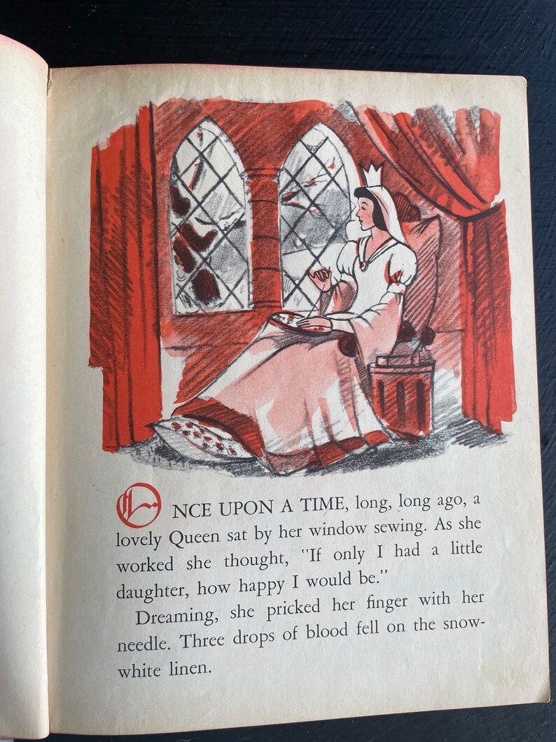 Walt Disney’s Snow White and the Seven Dwarfs A Little Golden Book ...