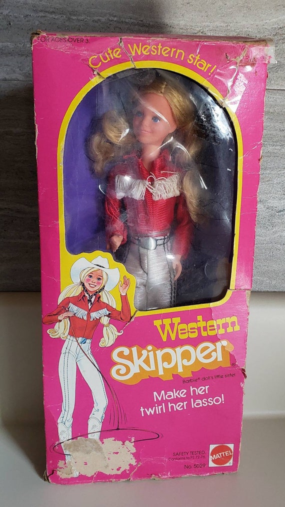 NEW Barbie Sister Stacie Doll White Puppy Dog With Pink Bow /& Blue Leash
