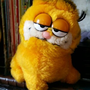 Applause Garfield The Cat/Jim Davis Cartoon/Comics/1980s Plush Toy/Kids Room/Nursery/Baby Shower Decor/Comic Strip/Retro Cartoon Character