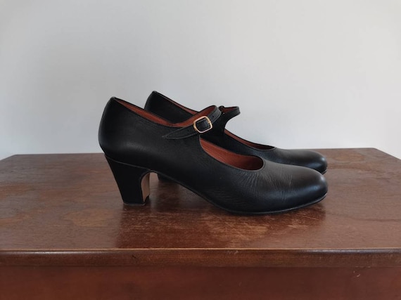 Vintage Mary Janes shoes//Medium heel