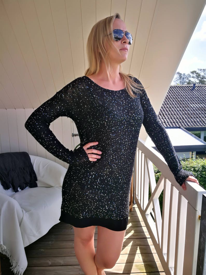 black fitted sequin dress