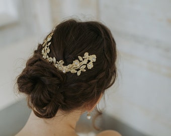 Margaret, golden haircomb with rose branches and Swarovski crystals..