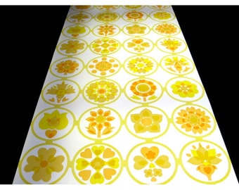 Vintage Wallpaper  by the Metre  - 70s  Wallpaper - Geometric 70s flower Yellow Vinyl Wallpaper / cas 27