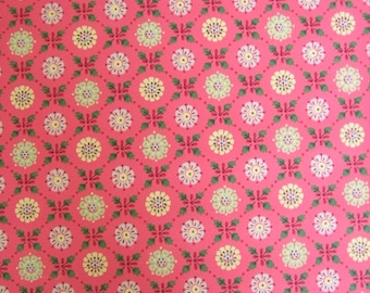 Papeles pintados vintage originales y auténticos: papel pintado floral vintage de los años 40, estilo cabaña rosa.