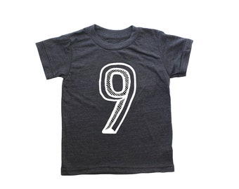 9, chemise noir et blanc, neuf anniversaire, chemise numéro neuf, raglan de baseball pour le 9e anniversaire, chemise 9, chemise neuf anniversaire fille/garçon