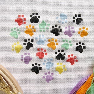 Modèle de point de croix de pattes d'animaux, conception moderne de chien et de chat, coeur de point de croix, broderie facile, téléchargement instantané imprimable simple et rapide