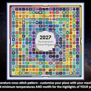 Può includere: Uno schema a punto croce quadrato con una griglia di icone pixelate colorate disposte in cerchi concentrici. Il quadrato bianco centrale mostra il testo 2027, Southampton, United Kingdom. Il design utilizza una tavolozza di colori arcobaleno.