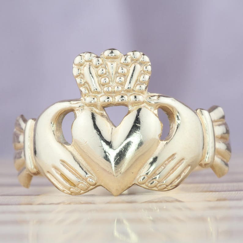 Vintage Claddagh Ring 9K Gold Yellow Gold Womens Wedding