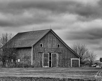 Barn Fine Art Print, Old Barn Photo, Rustic Barn, Barn Photography, Black and White Barn, Country Barn Photo, Farmhouse Decor, Wall Art