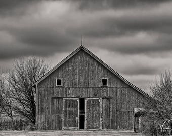 Barn Fine Art Print, Old Barn Photo, Rustic Barn, Barn Photography, Black and White Barn, Country Barn Photo, Farmhouse Decor, Wall Art