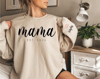 Benutzerdefinierte Mama Sweatshirt mit Datum und Kindernamen auf dem Ärmel, minimalistische Mama, Geschenk für Mama, Muttertagsgeschenk, neue Mama Geschenk, Mom Sweatshirt