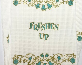 Vintage 1960s Powder Room Paper Towels, Floral Shabby Chic Decor, Set of 5