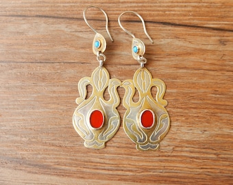 Turkmen earrings in silver, gold leaf, carnelian and turquoise, jug shape, traditional