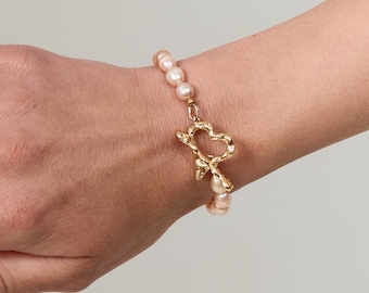 Freshwater Pearl Bracelet with Gold Plated Heart Toggle