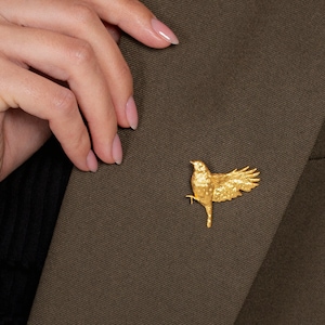 Handgemachte goldene Vogel Brosche, Vergoldeter Tierschmuck, Ukrainische Vergoldete Brosche, Einzigartige Vogel Anstecknadel, Elegantes Geschenk für Sie, Vintage Brosche