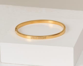 Shine Bright Armband, Inspirational Gold Armreif, Manschette mit Gravur, Motivationszitat Schmuck