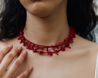 レッドコーラルビーズチョーカー：手作りシャーマンスタイルの