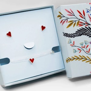 Conjunto de joyas único de corazón rojo plateado, collar minimalista y delicados aretes tipo botón, dije de corazón hecho a mano, perfecto como regalo para una madre o una mejor amiga