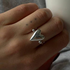 Herz Charm Ring, Sterling Silber Minimalist Schmuck, Floating Love Band, Geschenk für Sie