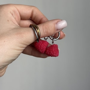 Handgemaakte frambozenoorbellen, roze bessenoorbellen, Cottagecore-sieraden, cadeau voor haar