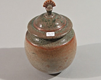 Small ceramic Urn, ceramic lidded jar, funeral urns, ceramic vessel, pet urn, Small Nancy style urn U-116