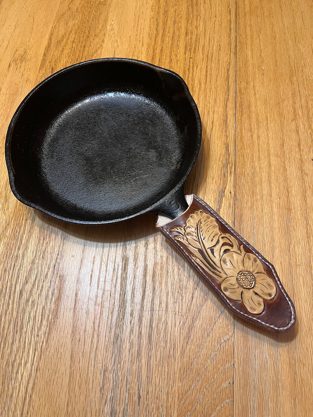 Hand Tooled Leather Cast Iron Pot Holder Etsy