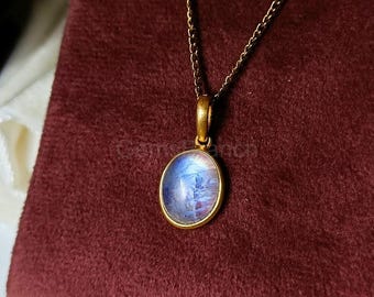 Halsband med naturlig regnbågsmånsten, hänge i 14 karat massivt guld med månsten, smycken med blå månsten, halsband med hänge i gult guld, presenter till henne
