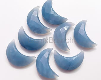 Pendentif Croissant De Lune En Agate Bleue Transparente – Longueur 4,2 Cm – Lot 1960 – Neuf Sans Emballage