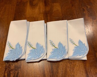 Vintage Napkins. Set of 4. Floral Napkins. Vintage Floral Napkins. Cutwork Napkins. Luncheon Napkins! Blue Napkins!