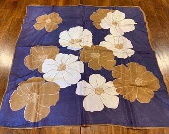 Vintage Schal mit Blumenmuster. Lila Schal. Vintage Dreieckstuch! Blumen Schal. Vintage Lila Schal