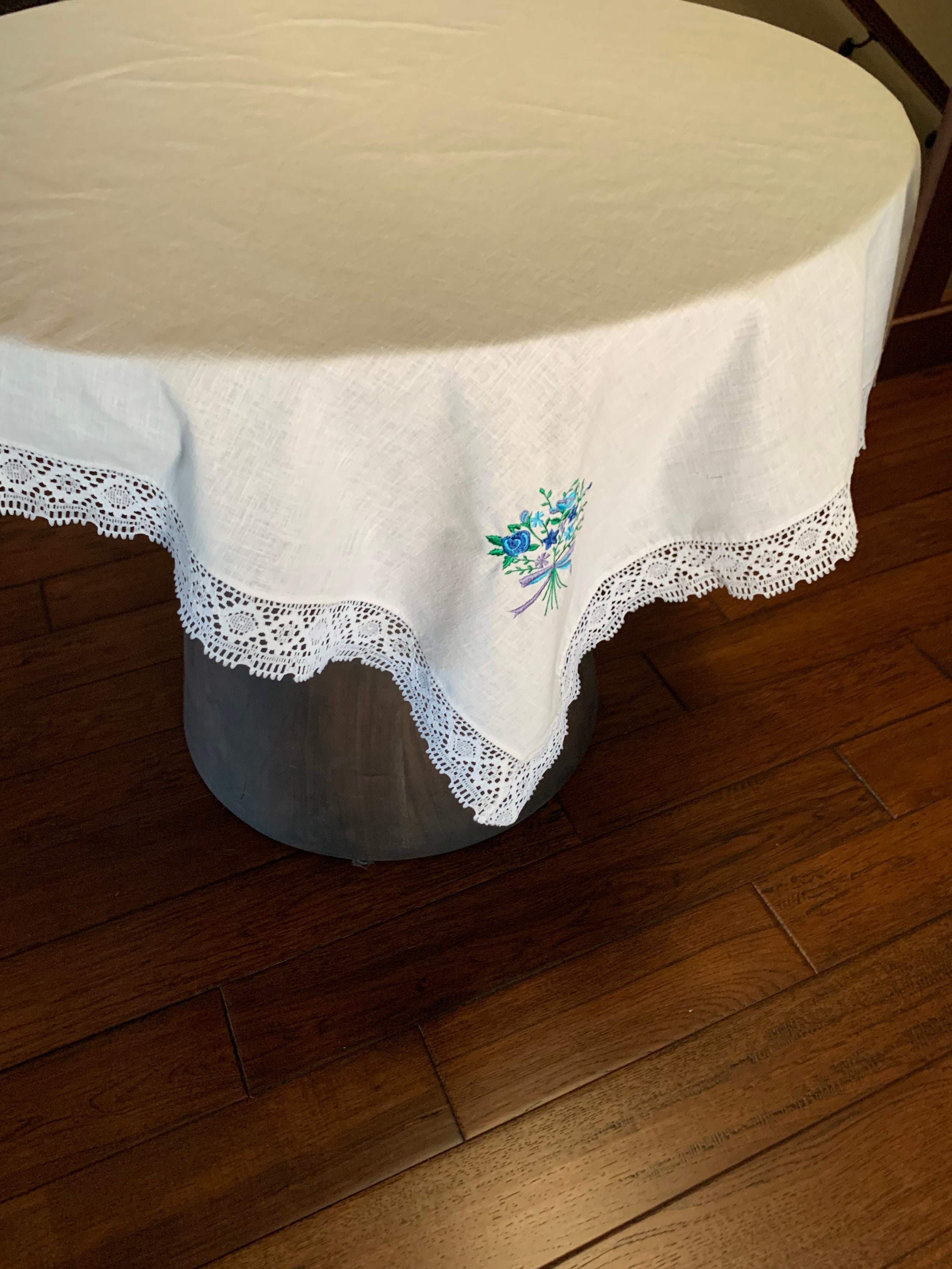 Vintage Tablecloth. Card Table Tablecloth. 48. Embroidered Etsy UK