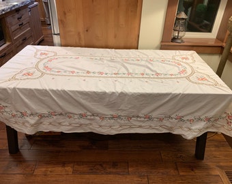 Cutwork Tablecloth! Vintage Cross Stitch Tablecloth. 100” by 62”. Vintage Floral Tablecloth . Oval Tablecloth! Heirloom Tablecloth