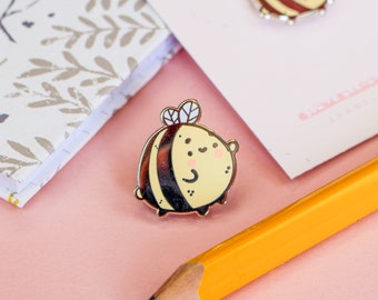 Bumble Bee Enamel Pin - Kawaii Bumble Bee Enamel Pin - Cure Enamel Lapel Pin - Katnipp - Kawaii Pins - Kawaii Accessories